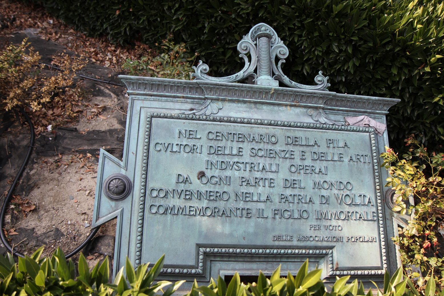 Alessandro%20Volta%27s%20monument%2C%20Como%20-%2011.JPG